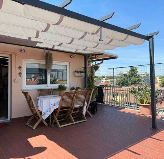 Casa con 5 locali in vendita in Marina di Massa Centro, Massa