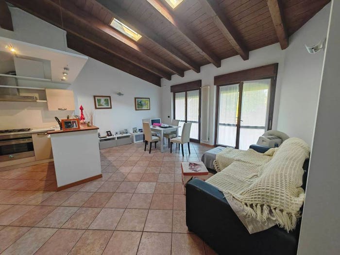 Casa bilocale in affitto in Via Monte Generoso, Bizzozzero, Varese