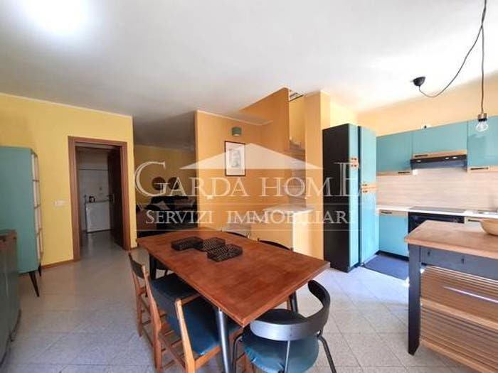 Appartamento trilocale in vendita in Piazza Giacomo Matteotti, Centro Storico, Desenzano del Garda
