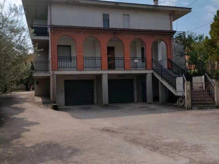 Casa con 5 locali in vendita in Strada Provinciale No Number, Loreto Aprutino