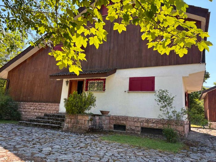 Casa con 6 locali in vendita in Via Valle del Parco, Pescasseroli