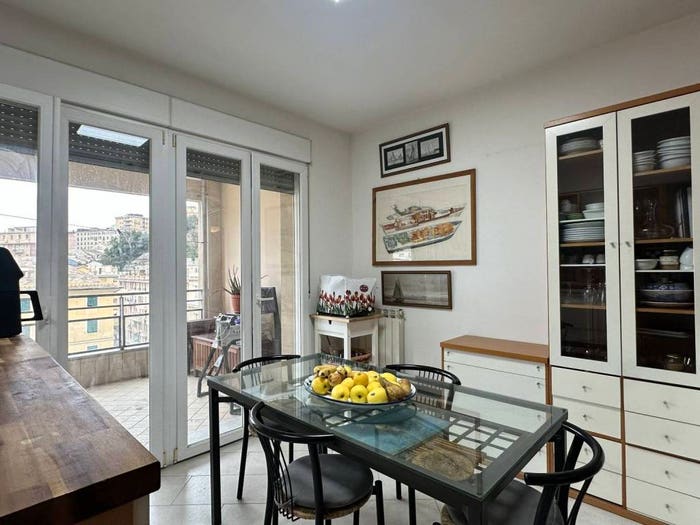 Appartamento con 5 locali in vendita in Via Venezia, Dinegro, Genova
