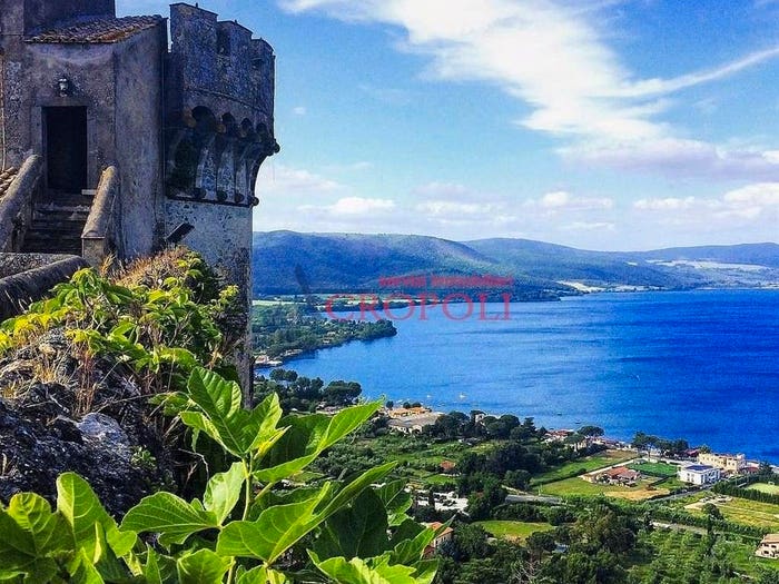 Casa in vendita in Via San Celso, Bracciano