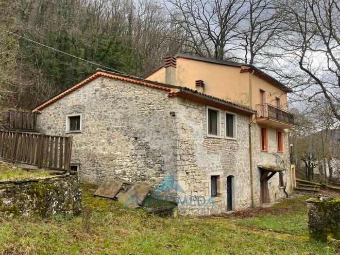 Appartamento con 6 locali in vendita in Carovilli
