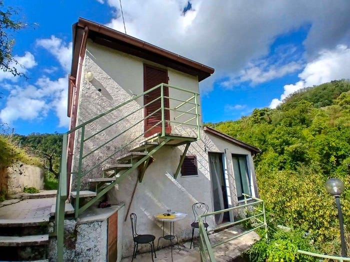 Casa trilocale in vendita in via Sorgnano, Gragnana Sorgnano Torano, Carrara