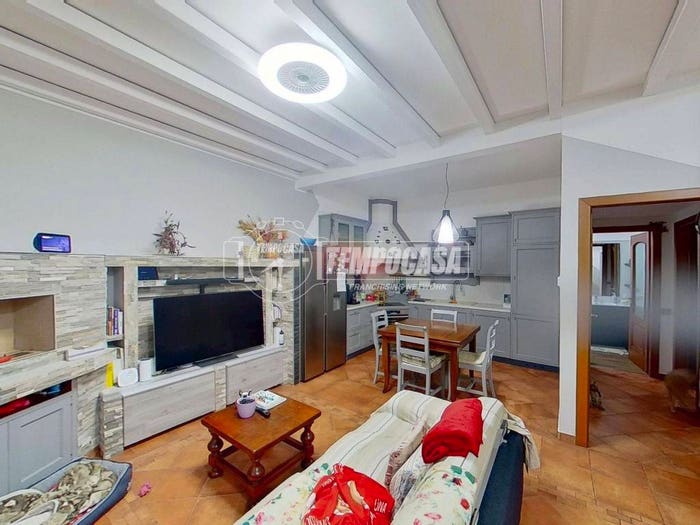 Appartamento trilocale in vendita in Via Giacomo Matteotti, Cabiate