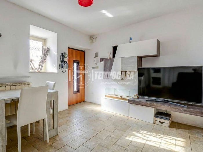 Casa trilocale in vendita in Via GENOVA, Casorate Sempione