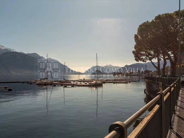 Casa con 6 locali in vendita in Menaggio
