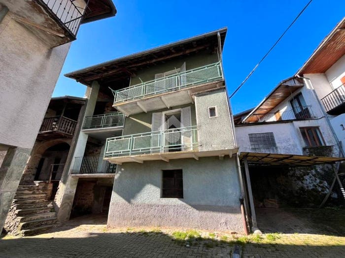 Casa trilocale in vendita in Via Enrico Compagno, Rueglio