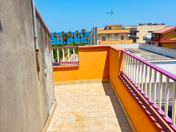 Appartamento trilocale in vendita in Via Salvatore Saccà, Venetico Marina, Venetico