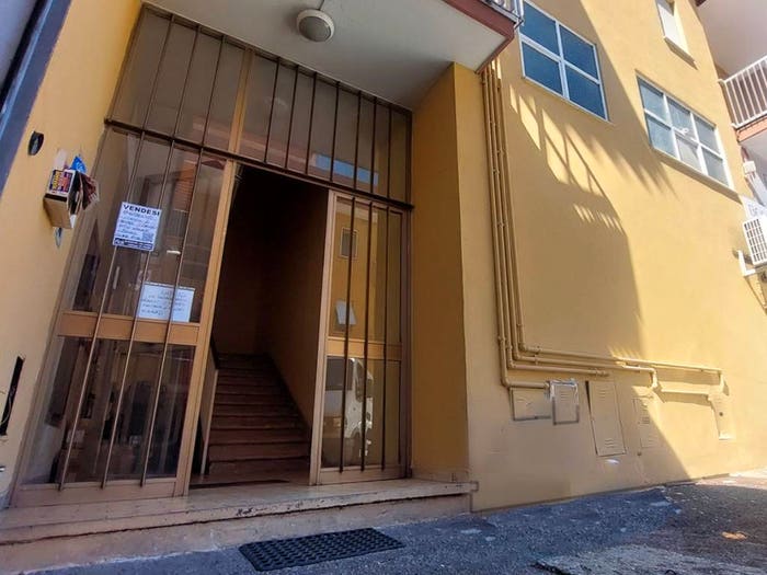 Appartamento trilocale in vendita in Via Napoli, Centro, Lariano