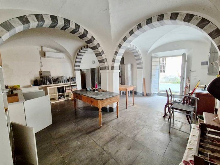 Casa con 6 locali in vendita in Via Brogiotti, Centro, Calci