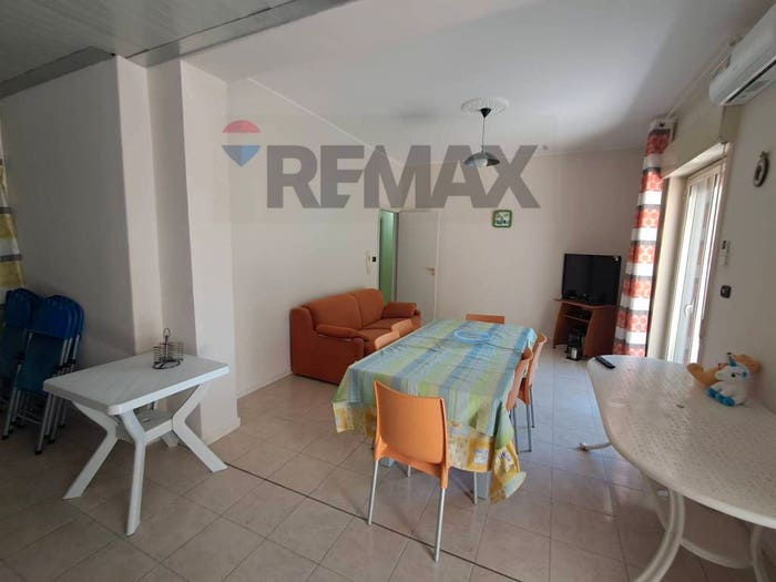 Appartamento quadrilocale in vendita in Via Oliveto, Centro, GiardiniNaxos