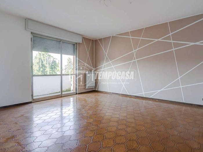 Appartamento trilocale in vendita in Via Cermenati, Centro, Castano Primo