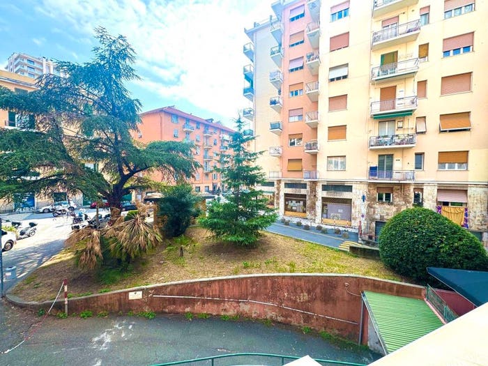 Appartamento quadrilocale in vendita in Via della Maona, Pegli, Genova