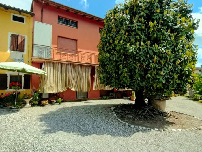 Casa con 6 locali in vendita in Piazzale San Michele Arcangelo, Fagnigola, Azzano Decimo