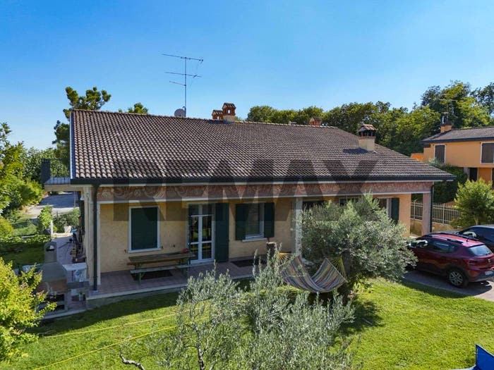 Casa con 5 locali in vendita in Centro, Monzambano