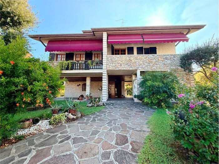 Casa con 6 locali in vendita in Centro, Povegliano Veronese