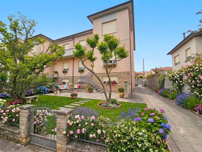 Casa con 6 locali in vendita in Viale Repubblica, Marina di Cecina, Cecina