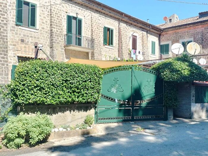 Casa con 6 locali in vendita in Via dei Cotonieri, San Leucio Briano, Caserta