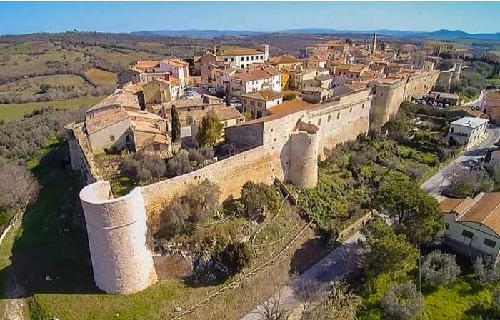 Casa con 6 locali in vendita in Magliano in Toscana