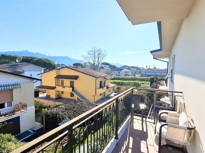 Appartamento quadrilocale in vendita in Marina di Massa Centro, Massa