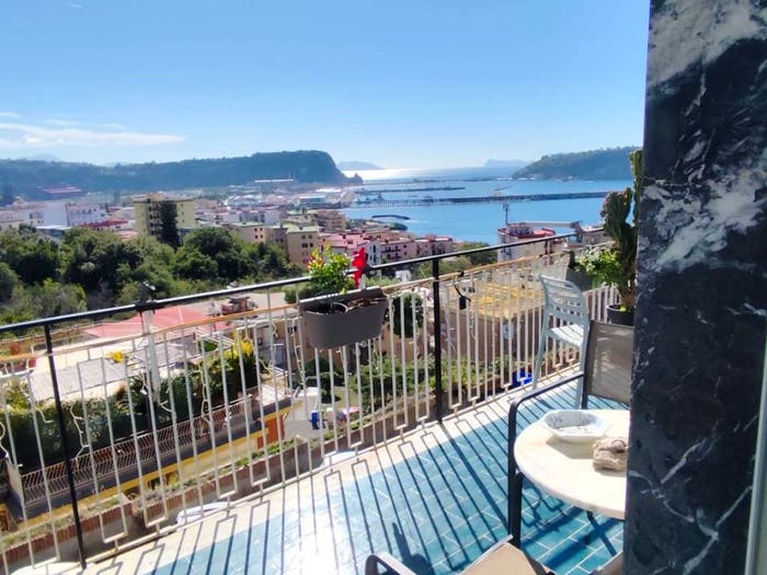 Appartamento quadrilocale in vendita in Via San Gennaro Agnano, Bagnoli, Napoli