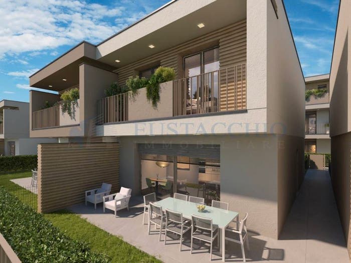 Casa quadrilocale in vendita in Via Don Giovanni Todeschini, Centro, Mozzo