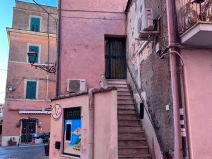 Appartamento bilocale in vendita in Via Indipendenza, Centro, Ariccia