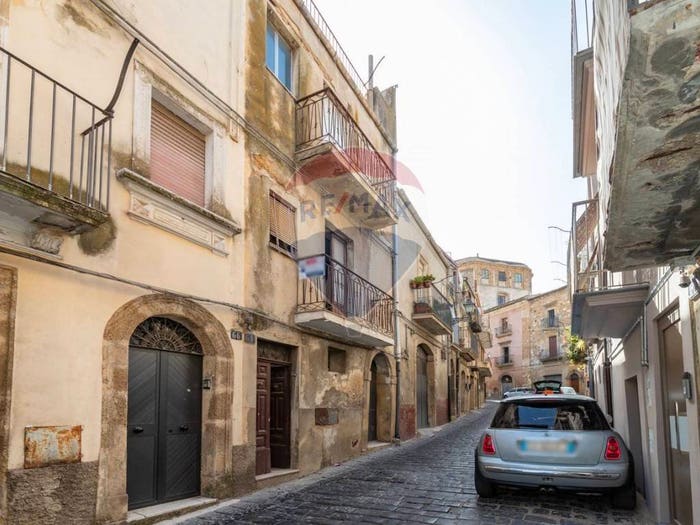 Casa con 5 locali in vendita in VIA SANTO STEFANO, Centro, Caltagirone