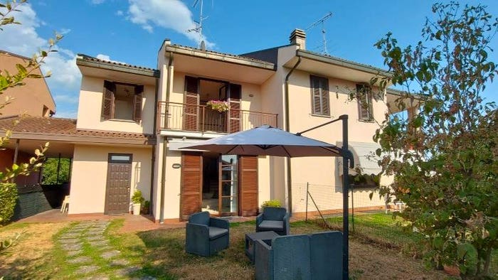 Casa con 5 locali in vendita in Via Don Guanella, Barzola, Angera