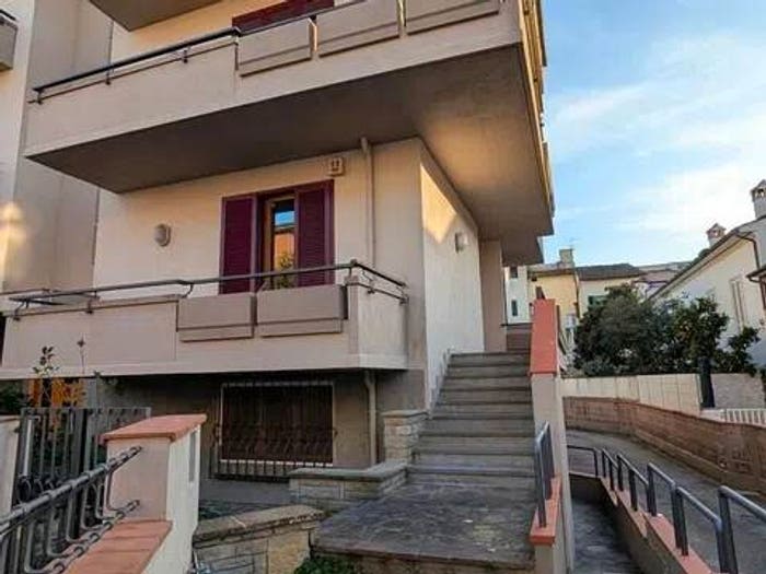Appartamento con 6 locali in vendita in Via Tiziano Vecellio, Pretura Sanzio, Empoli