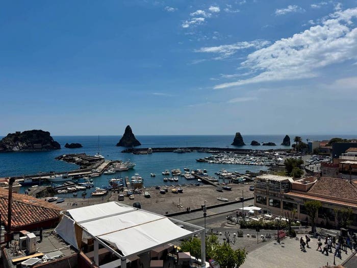 Appartamento con 6 locali in vendita in Via Provinciale, Aci Trezza, Aci Castello