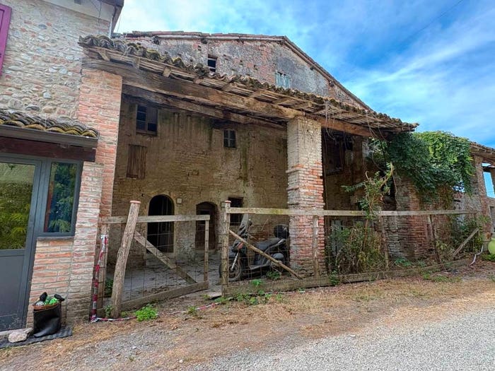 Casa con 6 locali in vendita in Via Varano, Noceto