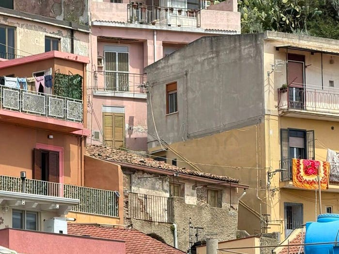 Casa bilocale in vendita in Mili San Marco, Centro Storico, Messina