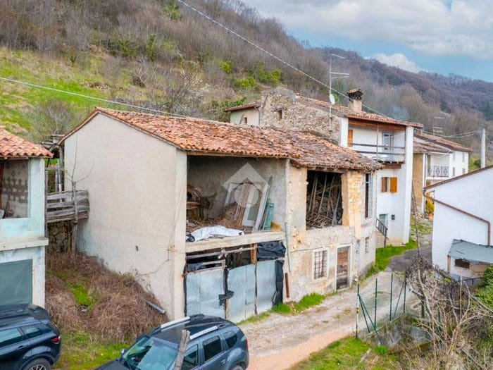 Casa quadrilocale in vendita in Via Cosari, Badia Calavena