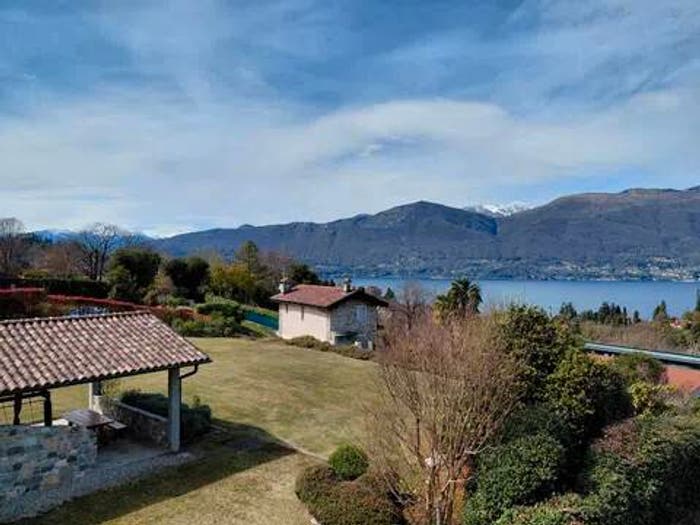 Casa trilocale in vendita in Via Vittorio Veneto, Castello, Castelveccana
