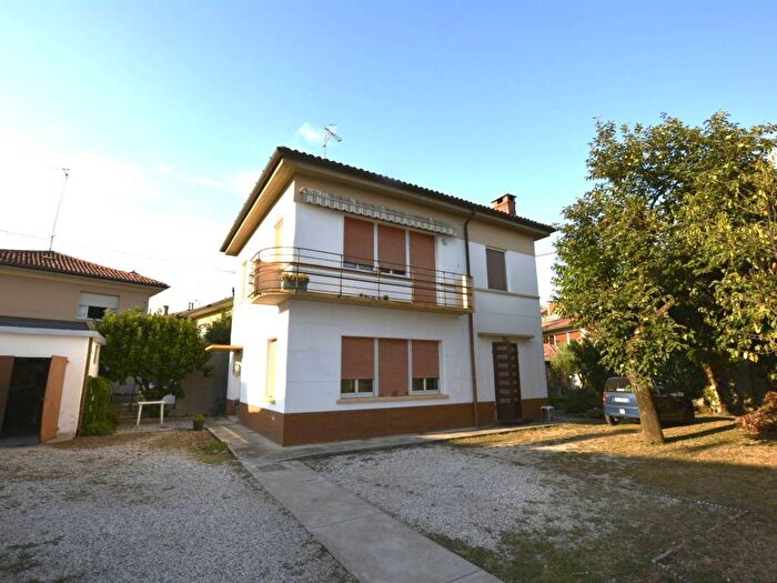 Casa quadrilocale in vendita in Via Generale Antonio Cantore, Volontari Planis, Udine
