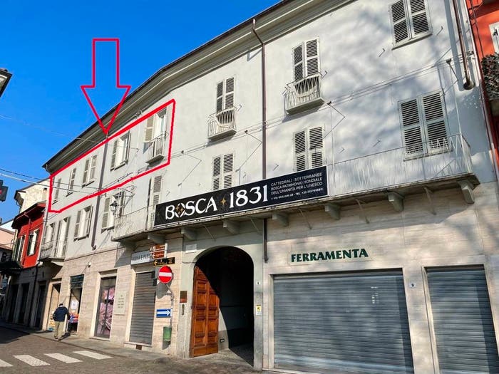 Appartamento con 6 locali in vendita in Piazza Camillo Benso di Cavour, Canelli