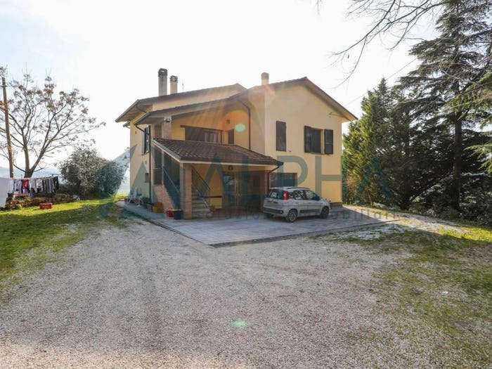 Casa con 6 locali in vendita in Via Cesena, Longiano
