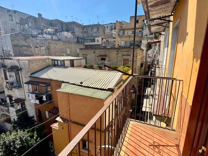 Appartamento trilocale in vendita in Via Vincenzo De Monte, Sanità, Napoli
