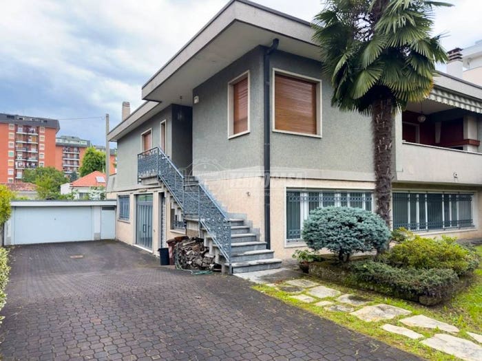 Casa quadrilocale in vendita in Via Alfonso Lamarmora, Semicentro, Paderno Dugnano
