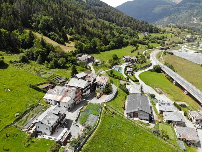 Casa bilocale in vendita in Frazione Echevennoz Dessus, Etroubles