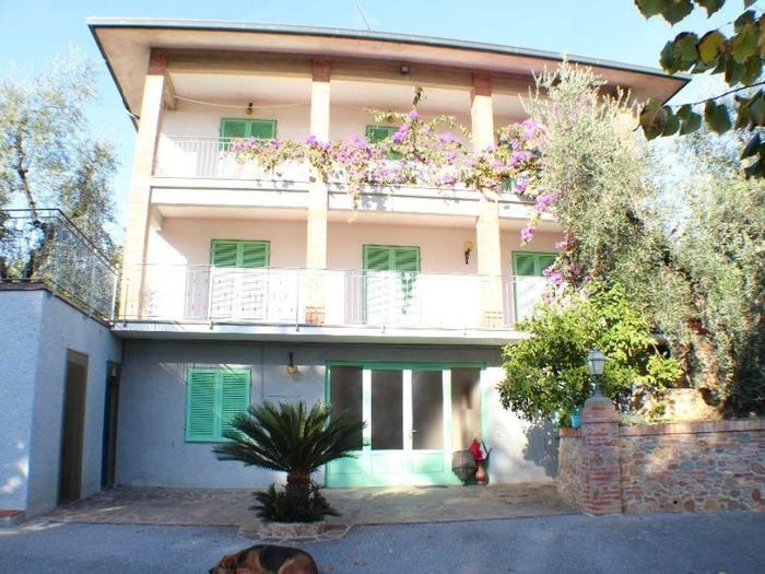 Casa con 5 locali in vendita in Via delle Tredici Montecarlo, Montecarlo