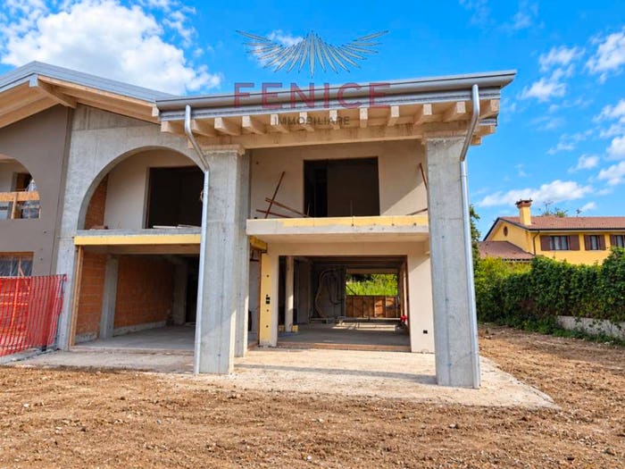 Casa con 5 locali in vendita in Via Giacomo Matteotti, Centro, Istrana