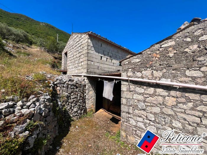Casa bilocale in vendita in Vallecorsa