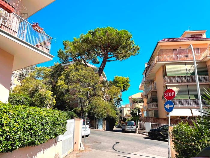 Appartamento trilocale in vendita in Via Stresa, Camilluccia Farnesina, Roma