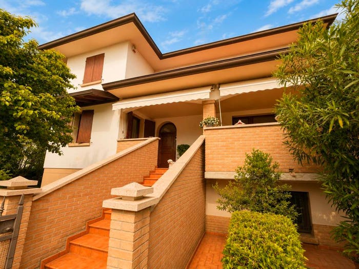 Casa con 6 locali in vendita in Via Giacomo Puccini, Praticello, Gattatico