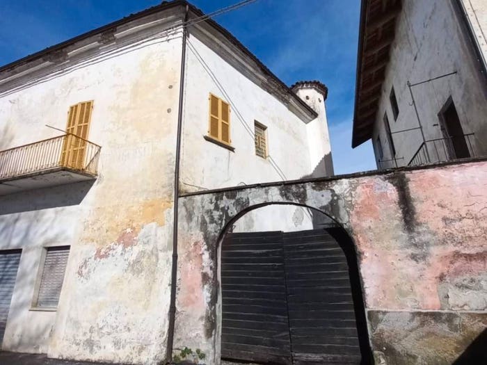 Casa con 5 locali in vendita in Piazza Vittorio Emanuele II, Centro, Clavesana