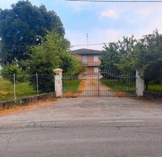 Casa con 6 locali in vendita in Via Baccarini B, Centro, Campagnola Emilia